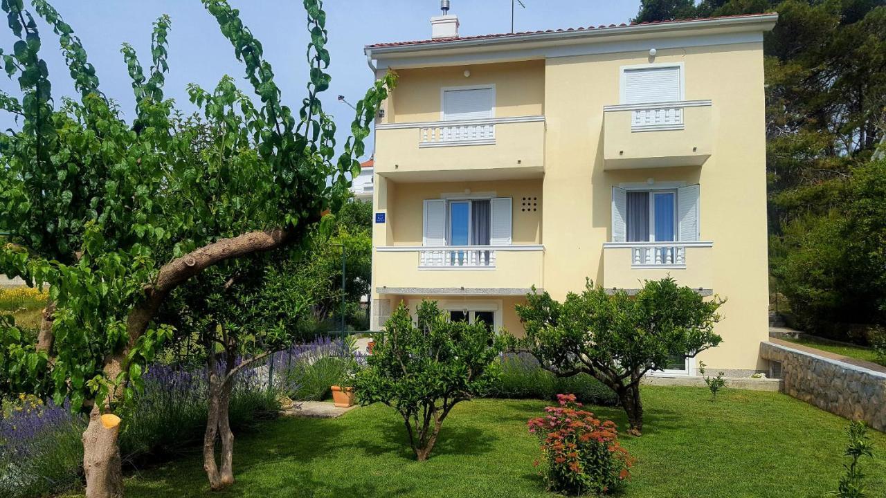 Apartments With A Parking Space Rab - 12383 Banjol Dış mekan fotoğraf